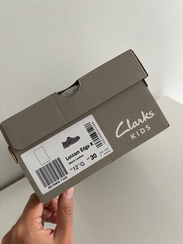 Zapatos negros Clarks nuevos niño