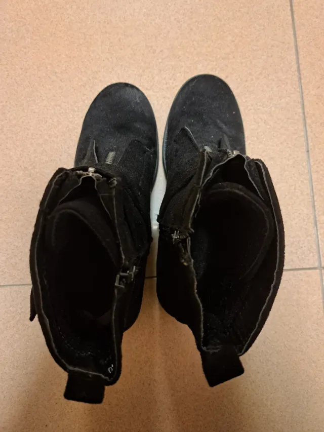 Botas negras mujer con cremallera y hebillas