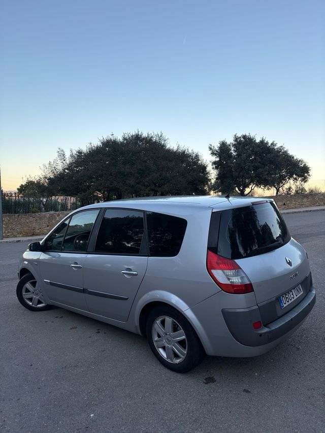 Renault Grand Scenic 2005
