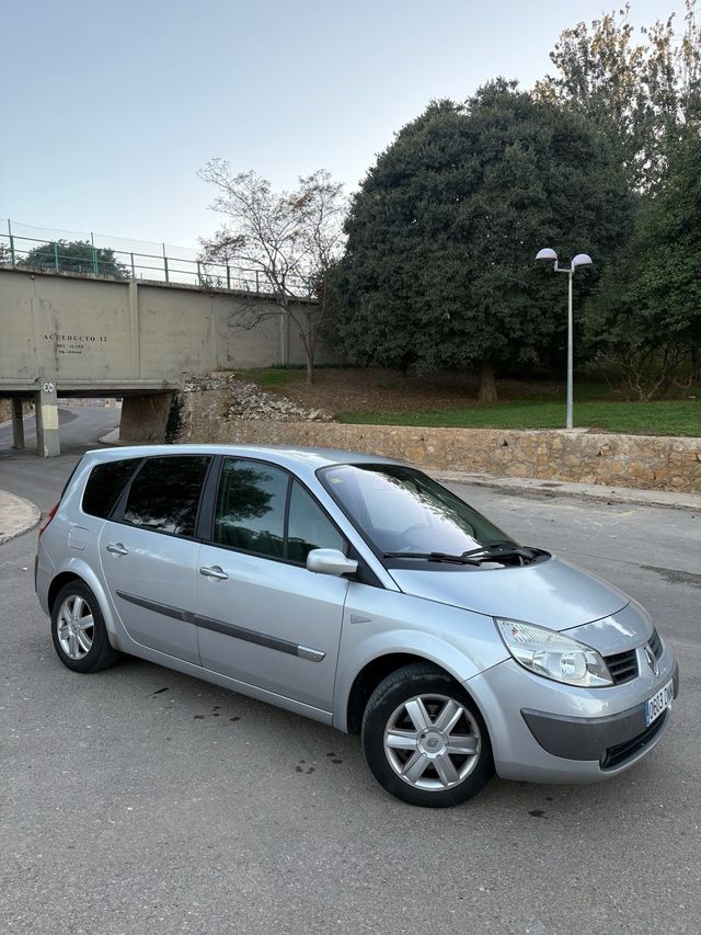 Renault Grand Scenic 2005