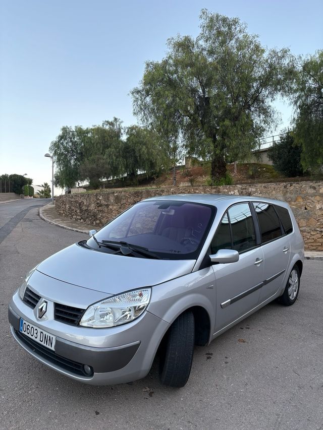 Renault Grand Scenic 2005