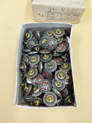 Lotto di bottoni in metallo vintage