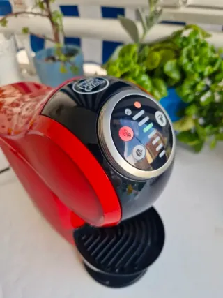 Cafetera Dolce Gusto Roja