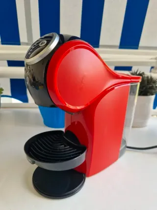 Cafetera Dolce Gusto Roja