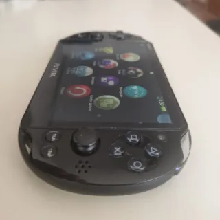 Sony PS Vita Slim 2004 + caricatore