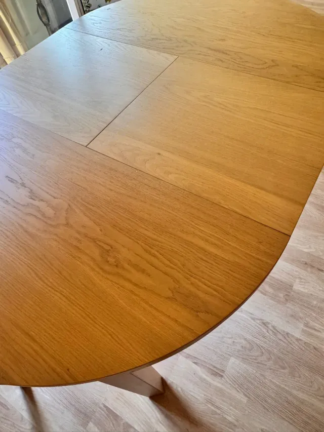 Mesa de salón extensible de madera