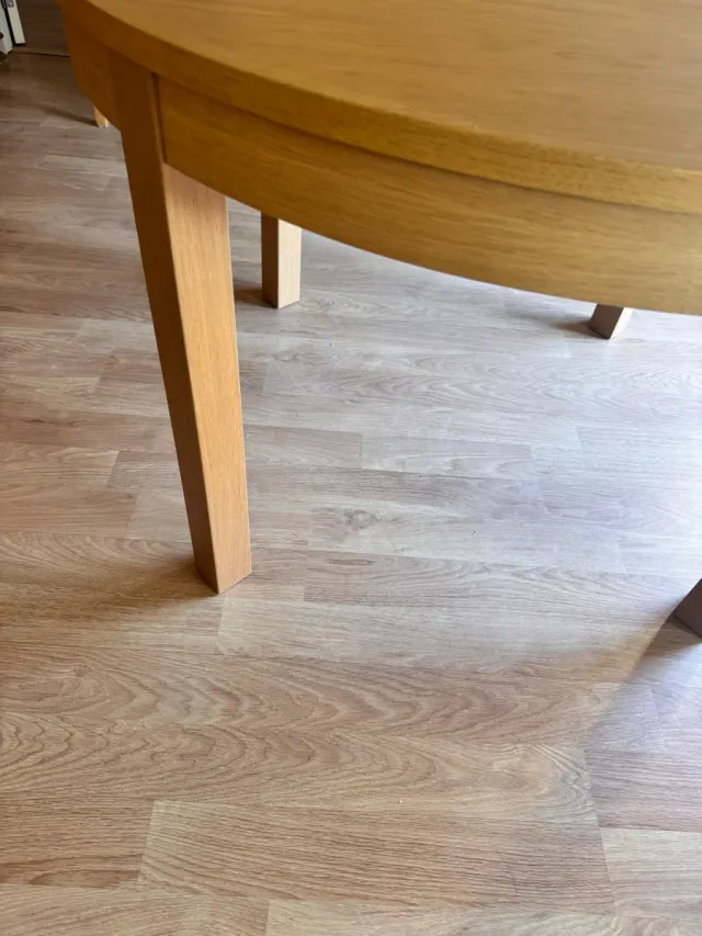 Mesa de salón extensible de madera