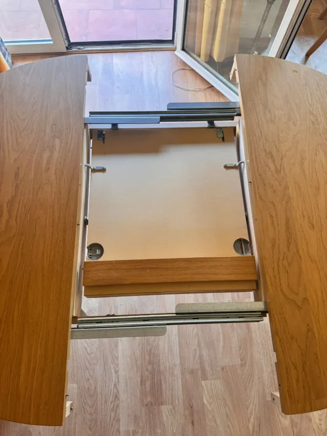 Mesa de salón extensible de madera