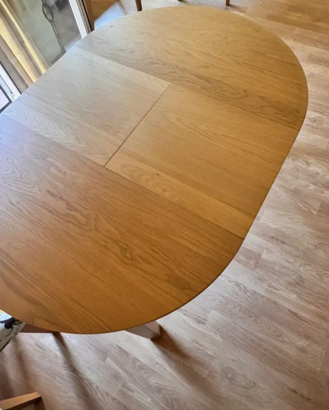 Mesa de salón extensible de madera