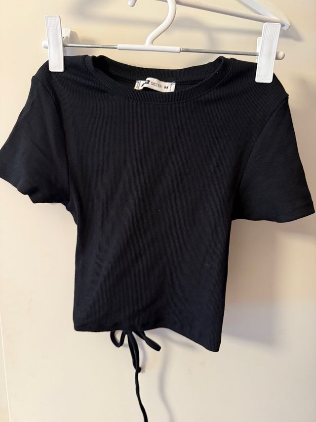 Top negro con cordón