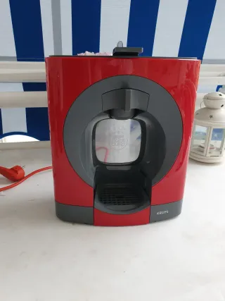 Cafetera Dolce Gusto Roja
