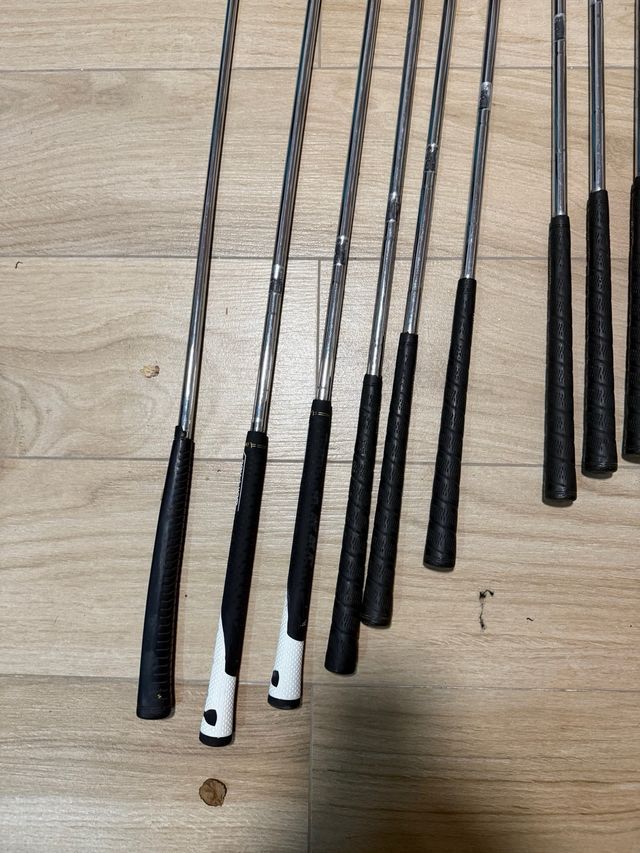 Set de hierros de golf Wilson más bolsa callaway