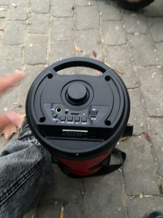 Altavoz portátil con luces LED