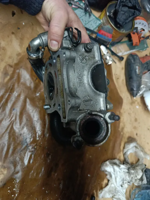 Culata Suzuki Sixteen 125 Inyección