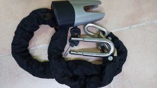 Candado U con llaves