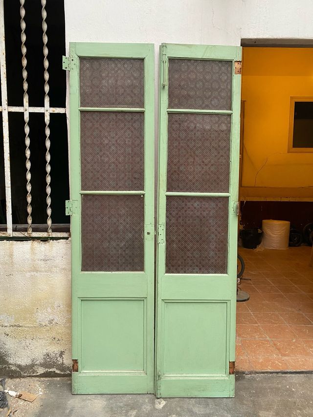 Puerta doble batiente antigua