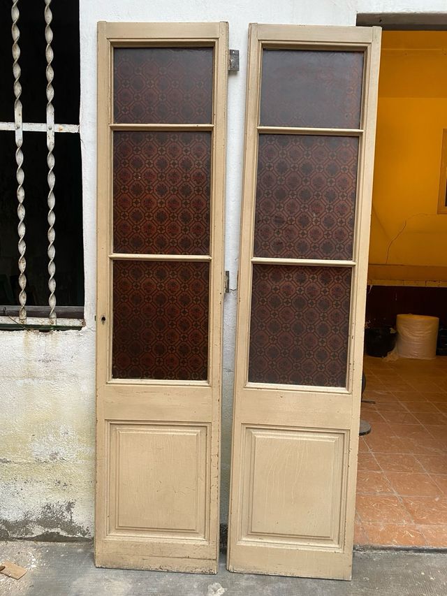 Puerta doble batiente antigua