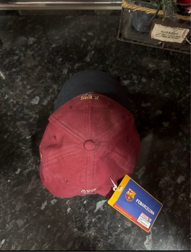 Gorra FC Barcelona Roja y Negra