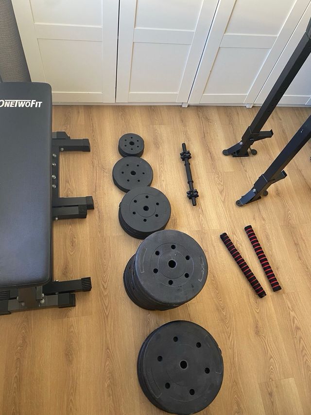 Banco de musculacion y pesas