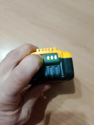 Batteria DeWalt 18V 4.0 Ah Li-Ion