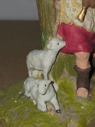 Figura Belén Pastor con Ovejas y Árbol Pesebre