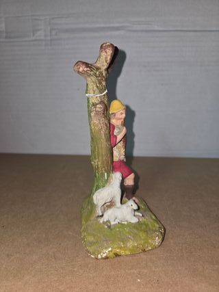 Figura Belén Pastor con Ovejas y Árbol Pesebre