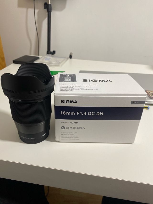 Objetivo Sigma 16mm F1.4 para montura E