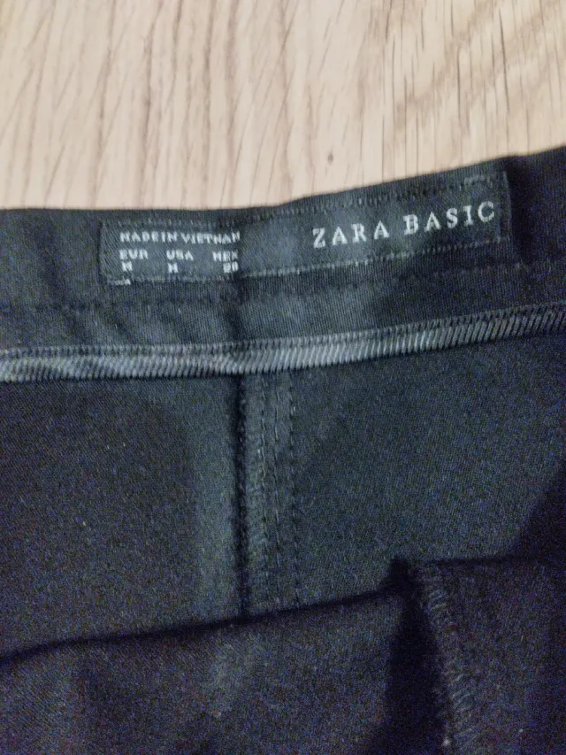 Falda de vestir negra