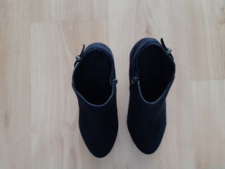 Botines negros Inside tacón hebilla cremallera