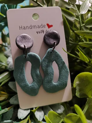 Pendientes arcilla polimérica hechos a mano