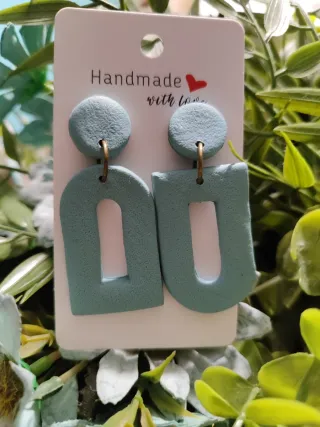 Pendientes arcilla polimérica hechos a mano