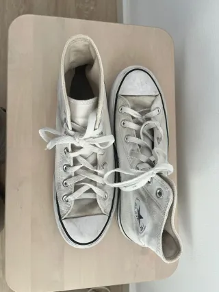 Converse blancas con plataforma