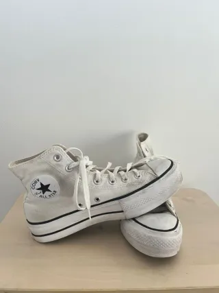 Converse blancas con plataforma