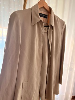 Traje chaqueta y pantalón beige
