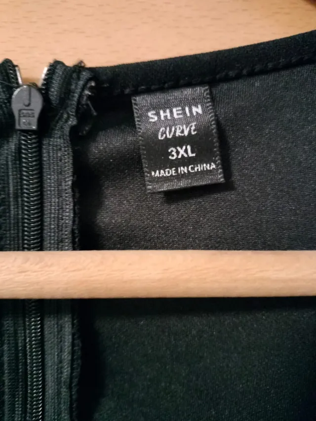 Vestido negro manga corta