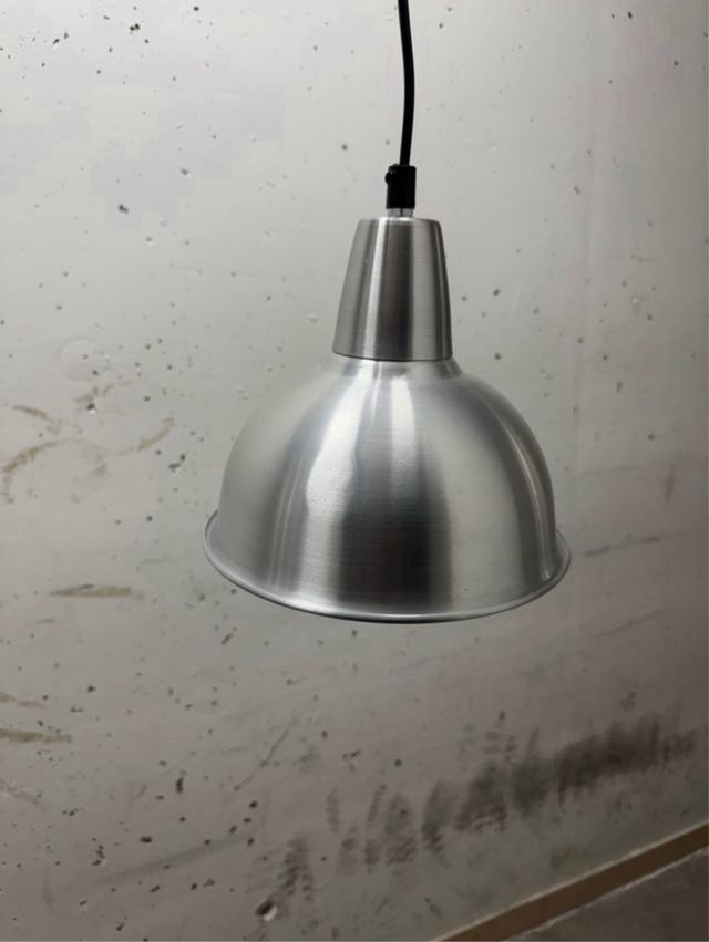 Lámpara colgante de metal plateado