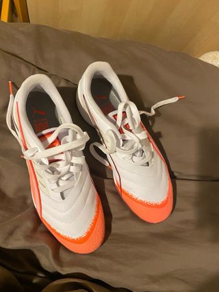 Zapatillas Fútbol Sala Puma Blancas y Rojas