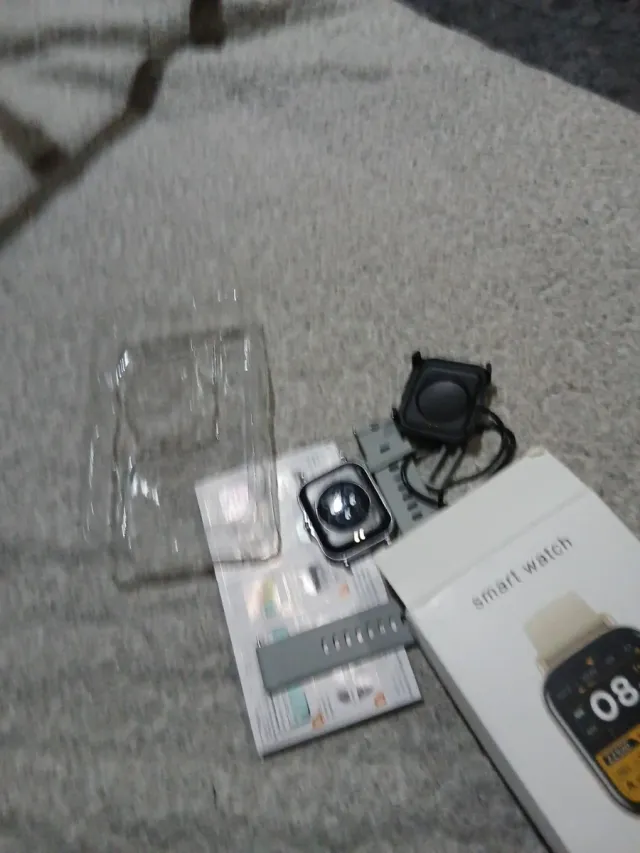 Smartwatch Bege e Dourado