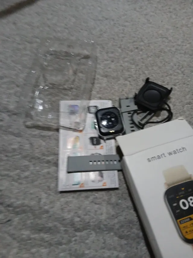 Smartwatch Bege e Dourado