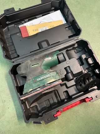 Lijadora Parkside 12V con maletín