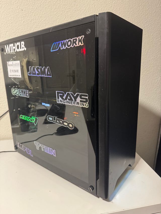 Ordenador Gaming PC Negro con Stickers