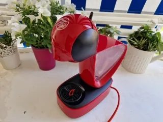 Cafetera Dolce Gusto Roja