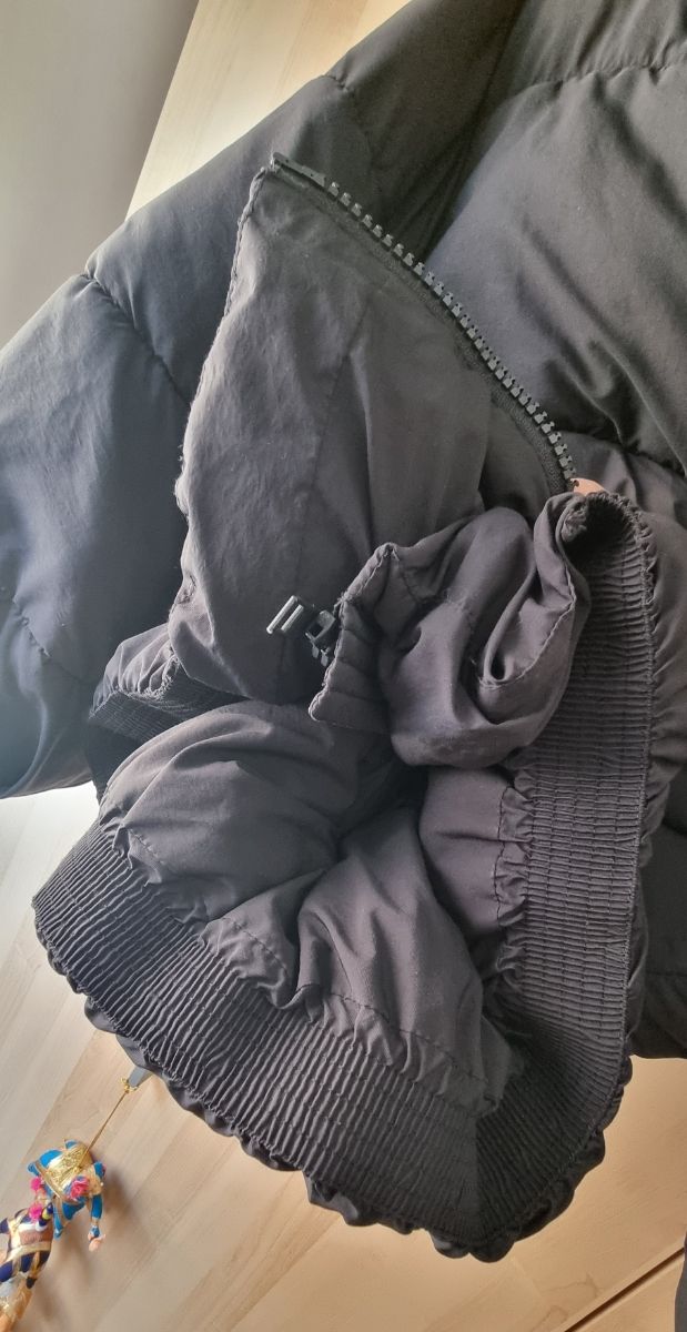 Cazadora marca MANGO. RESERVADA A JULIA.