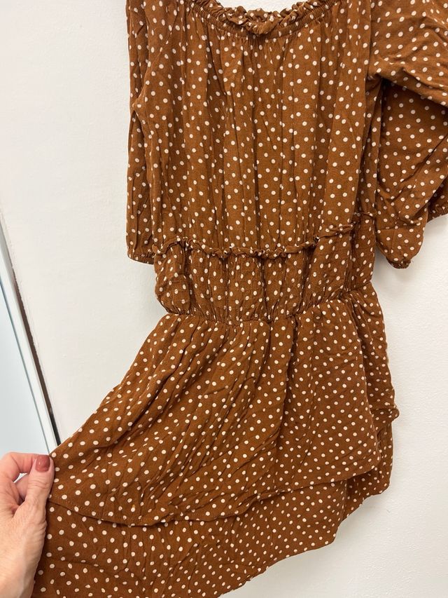 Vestido corto lunares volantes