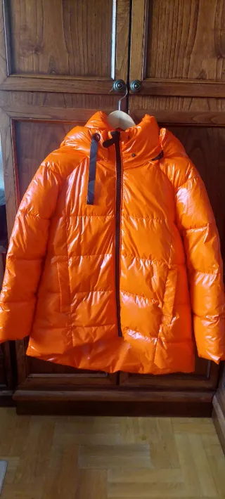 Cazadora naranja brillante