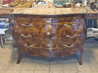 Cassettone antico stile Luigi XV in legno e marmo