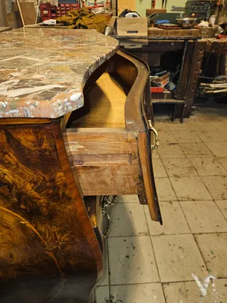 Cassettone antico stile Luigi XV in legno e marmo