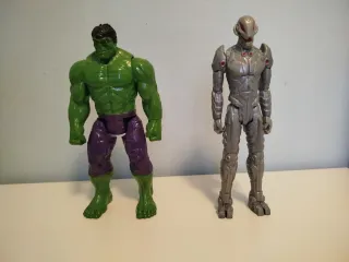 Lote Figuras Marvel Hulk y Ultron