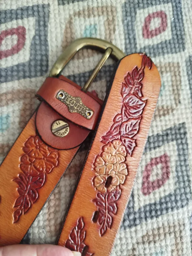 Cinturón de cuero El Campero con flores