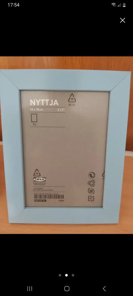 Marcos de fotos IKEA azules y blancos